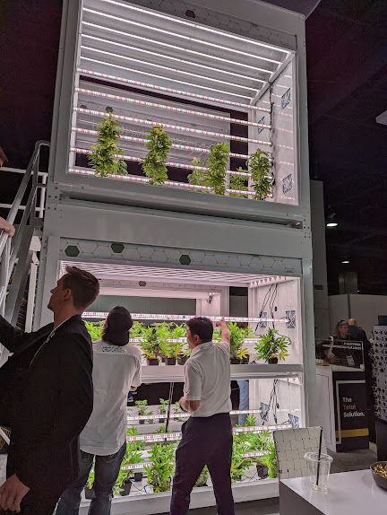 cannabis mjbizcon 2022 las vegas professional experiences networking greenhouse grow lights equipment